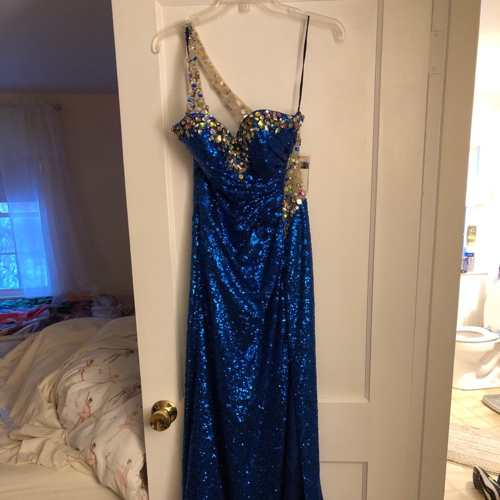 Alyce dress NWT never worn.